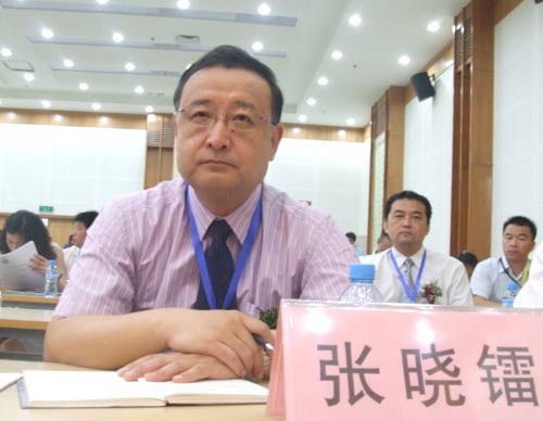 中國(guó)皮革協(xié)會(huì)技術(shù)專(zhuān)業(yè)委員會(huì)主任張曉鐳